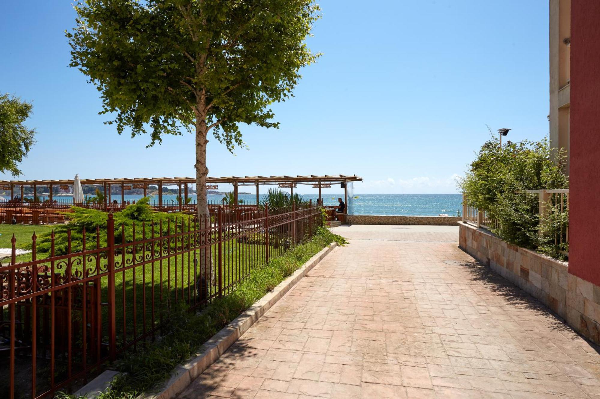 Luxury First Line Apartment With Pool By The Sea Nesebar Eksteriør bilde